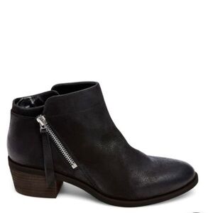STEVE MADDEN Kody Black Leather Ankle Boots, Double Zipper